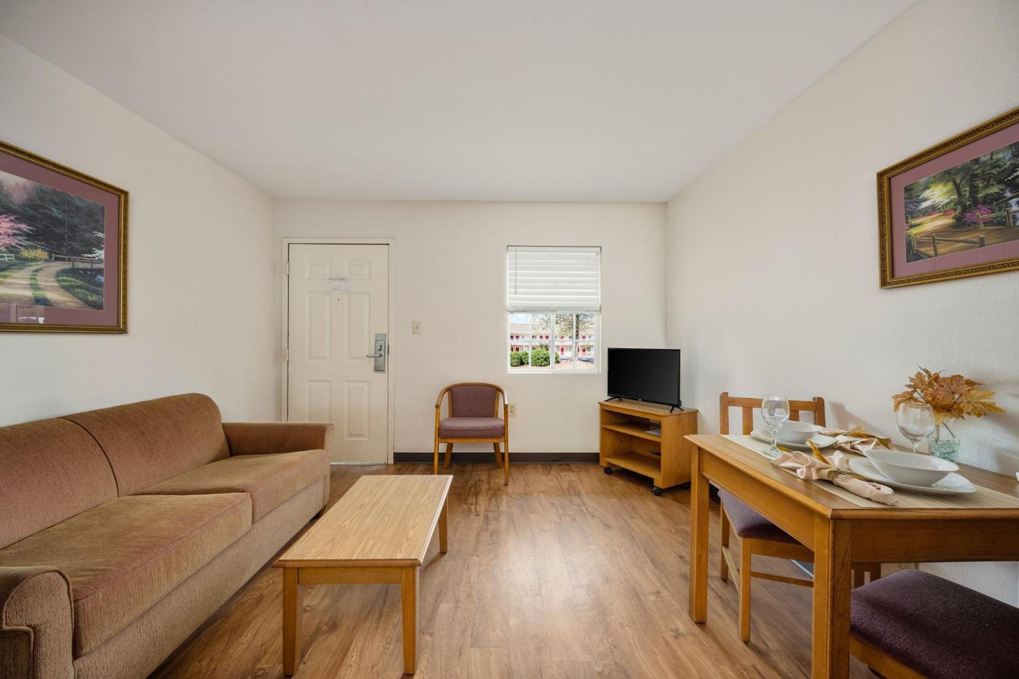 Affordable Suites Conover / Hickory Exteriör bild